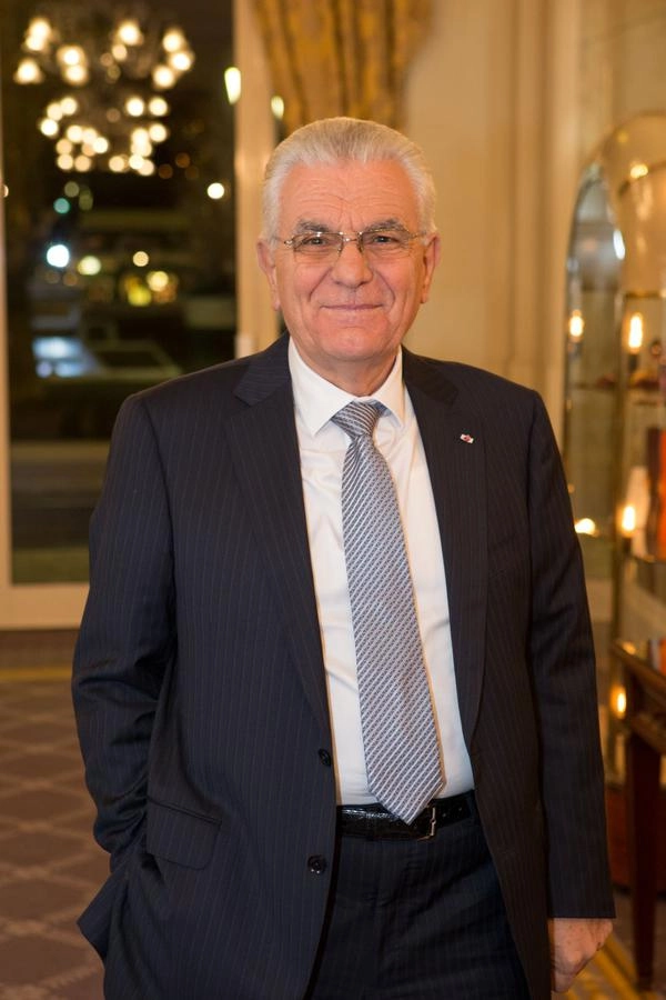 M. André GARINO
